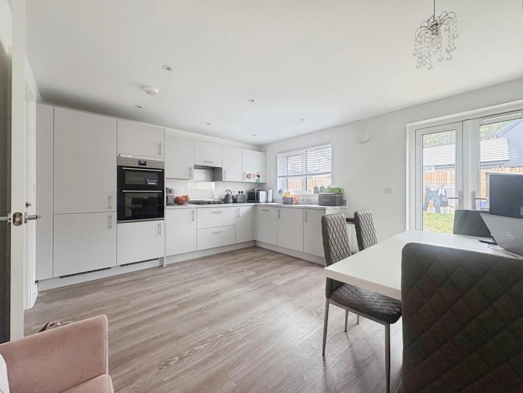 House in Guildford - View 2