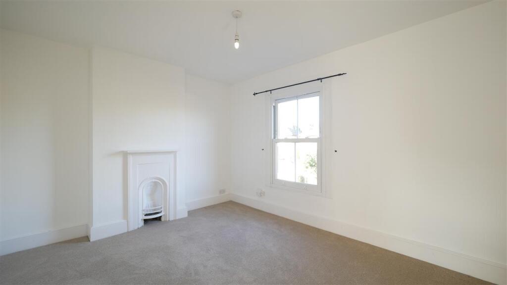 House in Huntingdonshire, St Ives - More