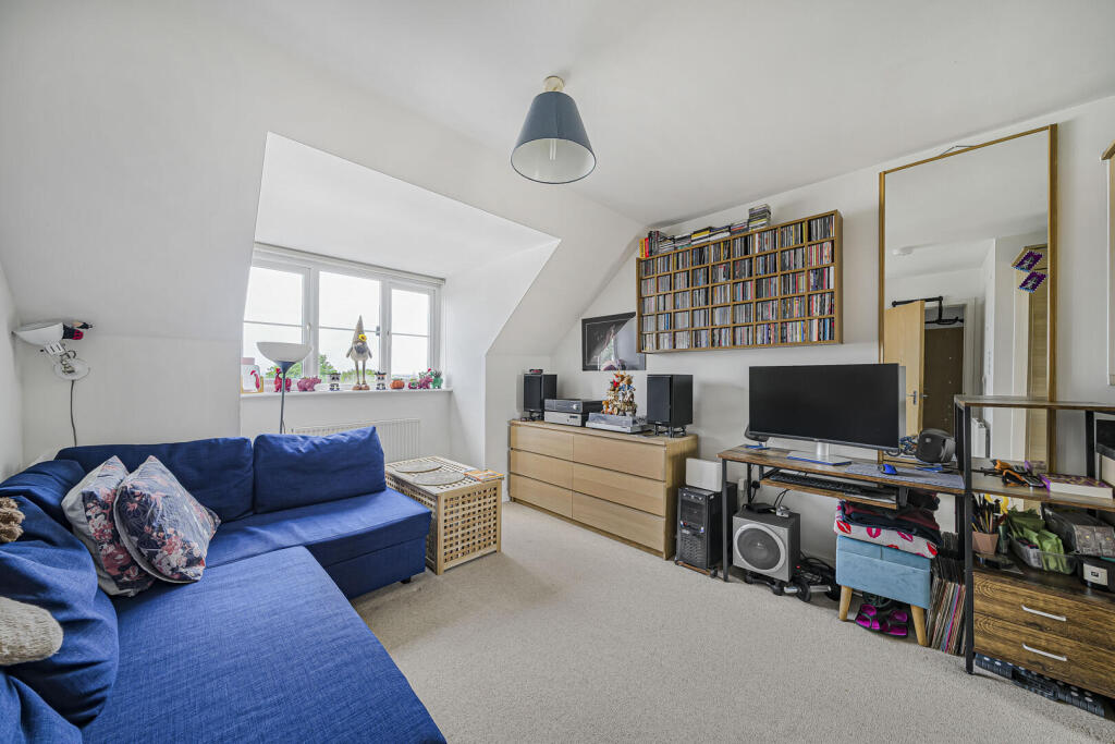 Apartment in Dartford, Kent - View 2