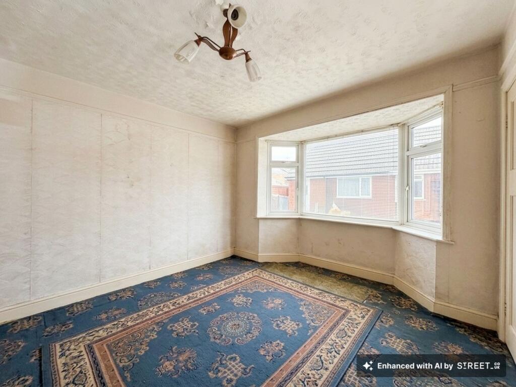 House in Southampton - View 4