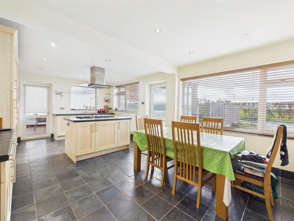 Rectory Road, Cotgrave, NG12 photo 4