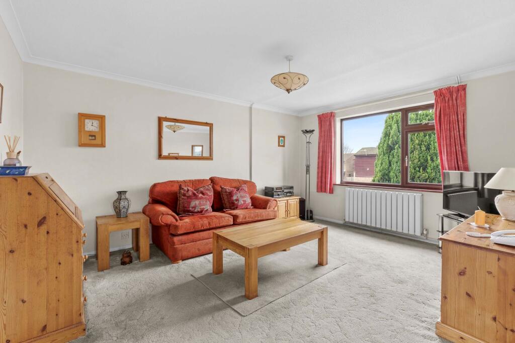 Oakengrove Road, Hazlemere, HP15 photo 3