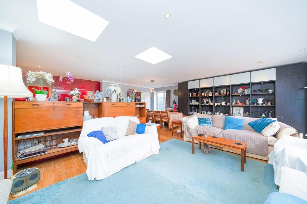 House in Richings Park, Iver - View 5