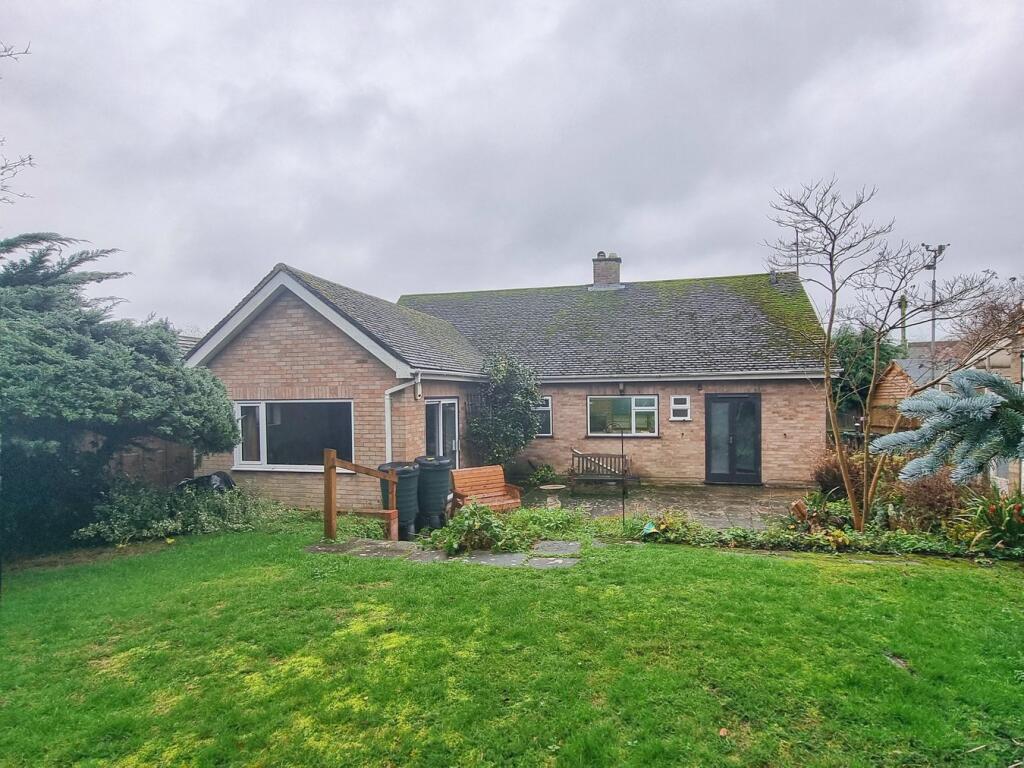 House in Silsoe, Central Bedfordshire - View 2