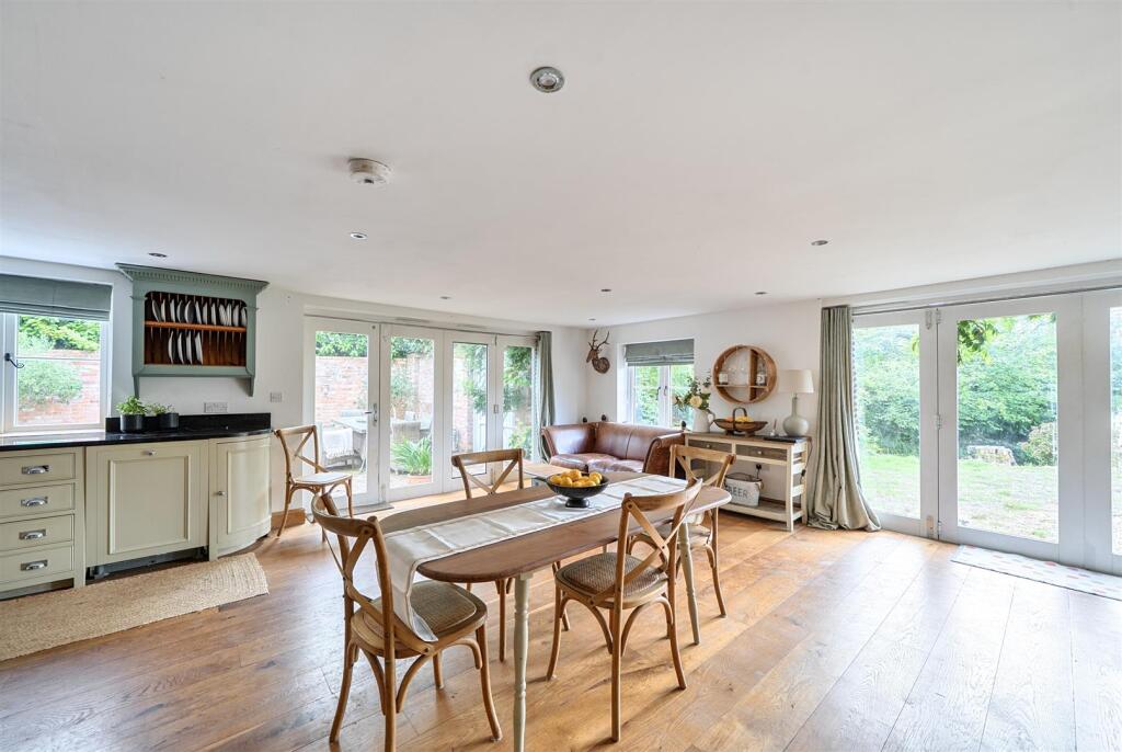 House in Taunton, Nailsbourne - More