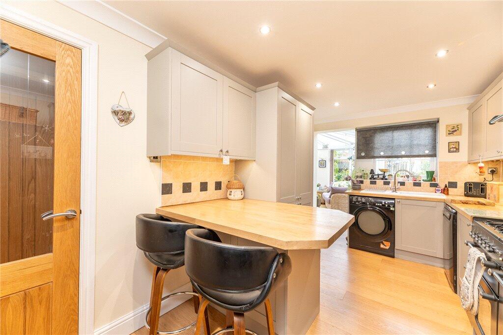 Poppleton Road, Tingley, Wakefield, West Yorkshire, WF3 – další