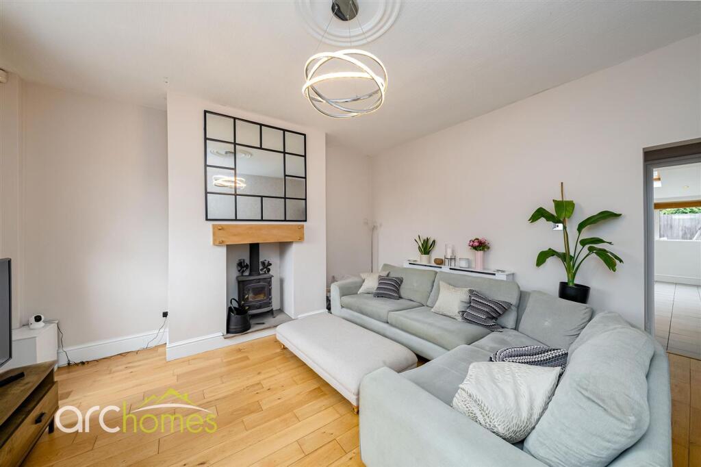 House in Wigan, Hindsford - More