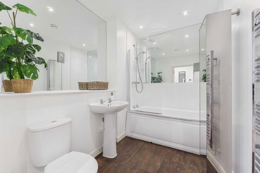 Apartment in London - More