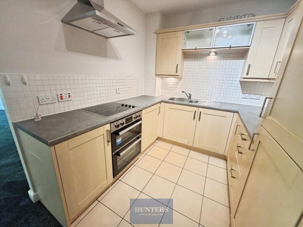 Apartment in Birmingham, Northfield - View 3