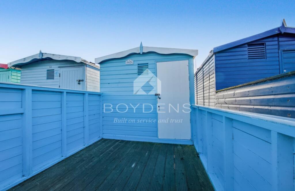 Main image of property: WALINGS BEACH HUT, FRINTON ON SEA