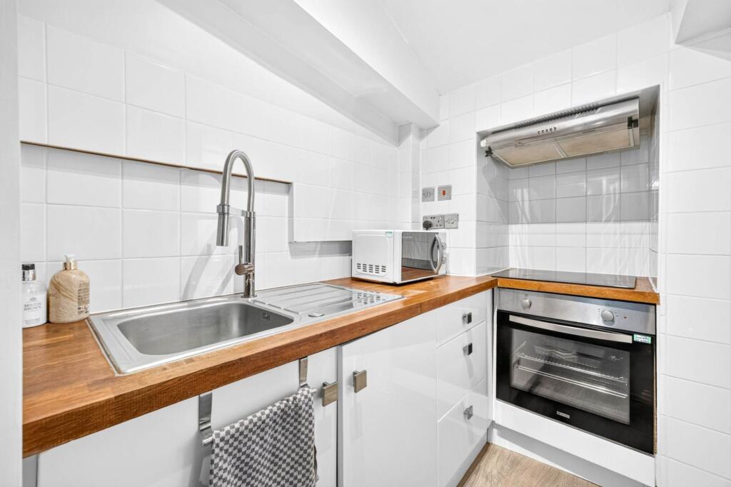 Apartment in London - More
