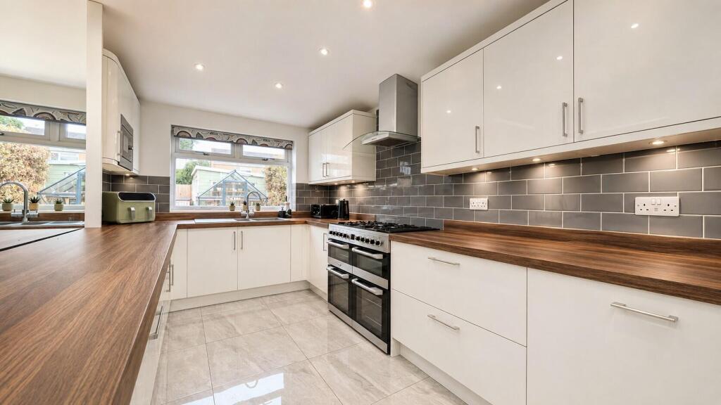 House in Taunton, Bishop's Hull, Somerset - View 3