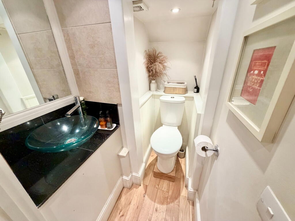House in London - View 5