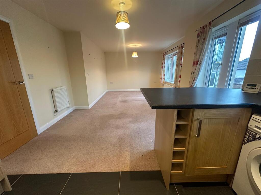 Deer Hill Court, Meltham HD9 photo 3