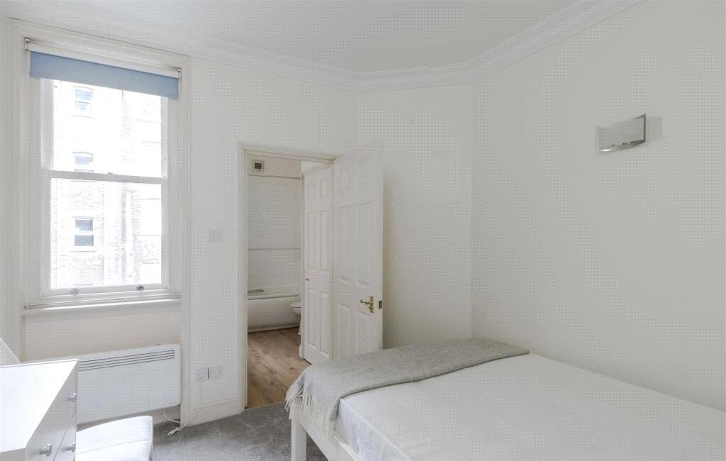 Apartment in London - View 3