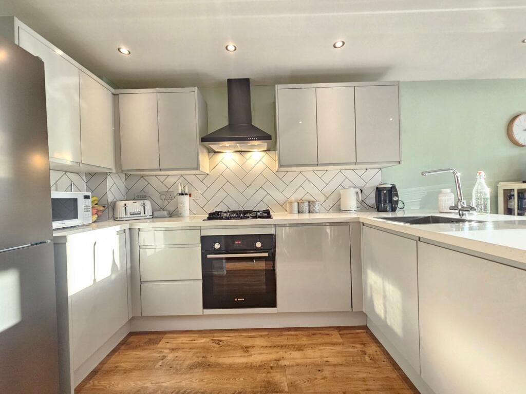 Leighton Avenue, Middleton, Manchester, M24 photo 4