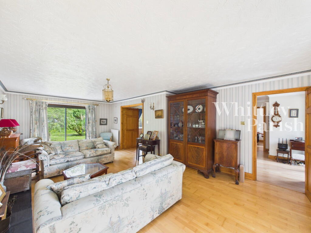 House in Mid Suffolk, Mellis - More