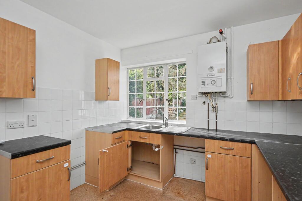 House in Braintree, Meadow View, Silver End - View 2