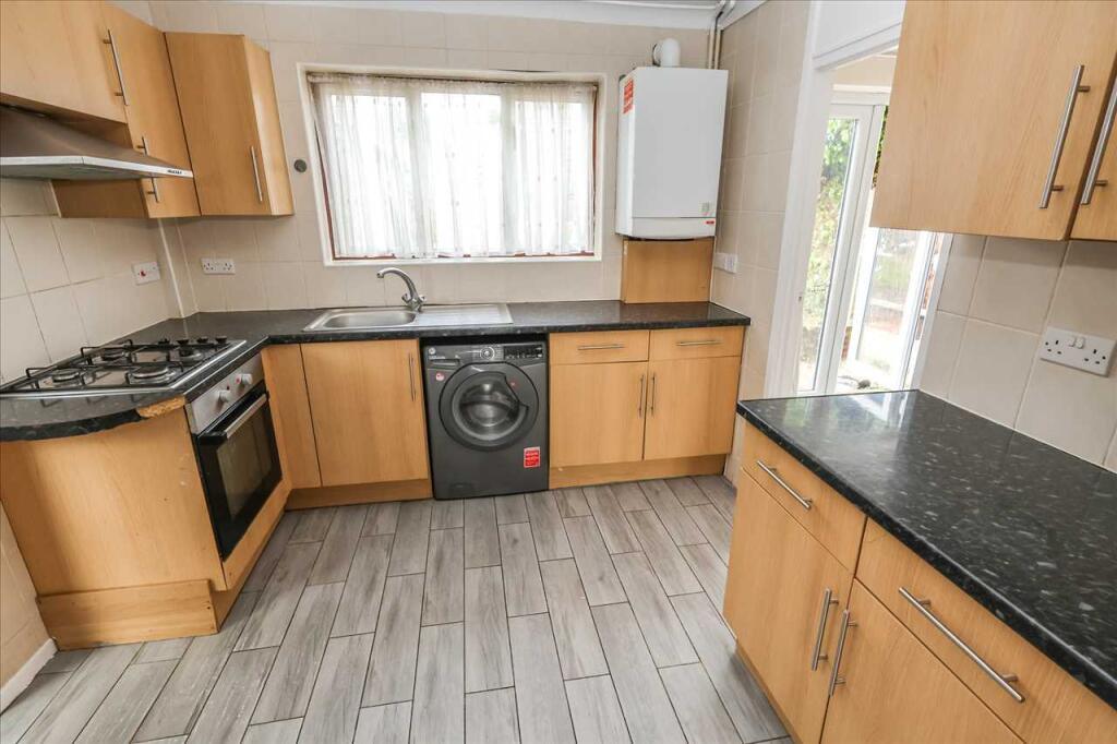 Grasmere Avenue, Slough photo 4