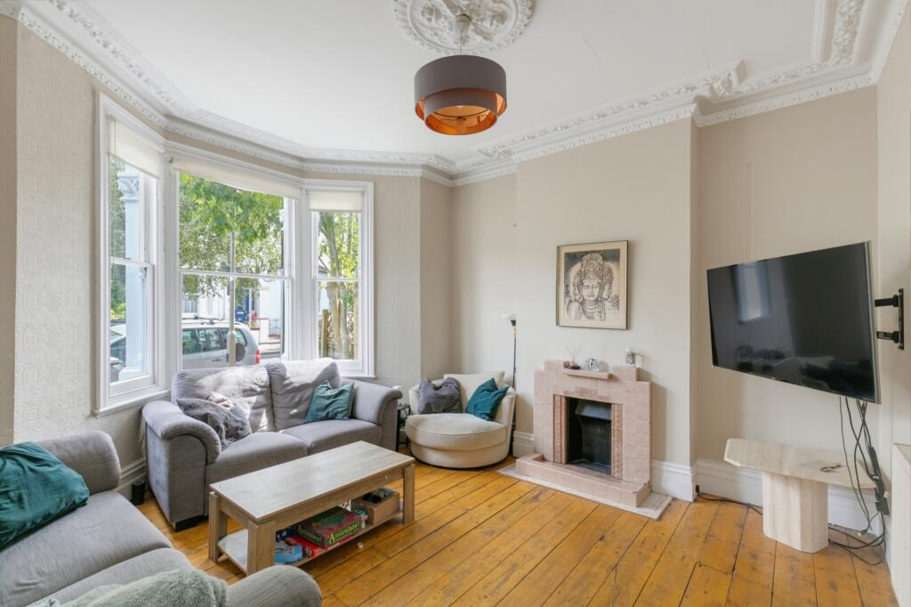 House in London, Wandsworth - View 2