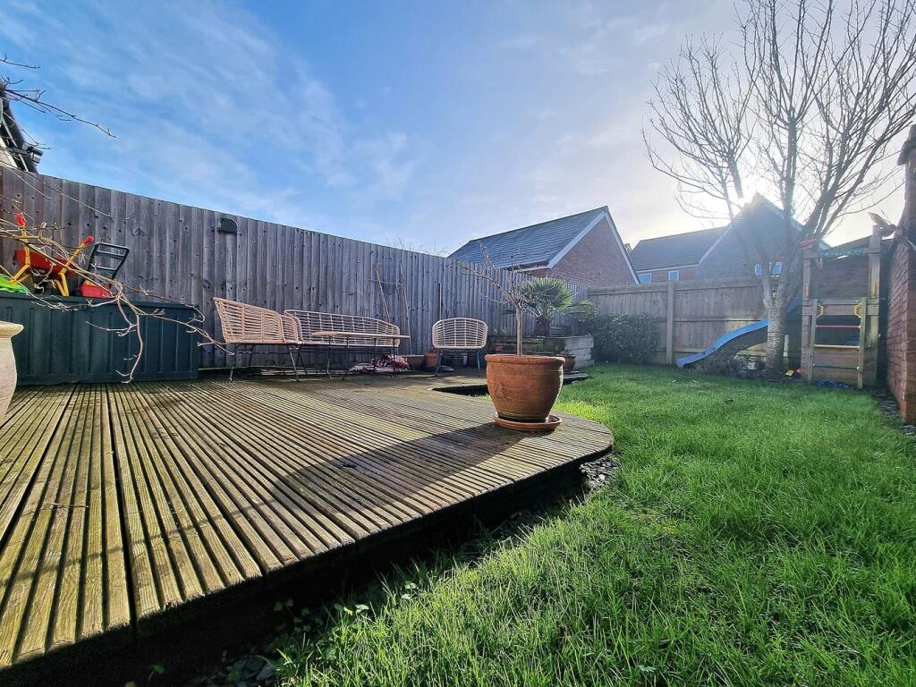 Badger Road, Thornbury, South Gloucestershire, BS35 photo 3