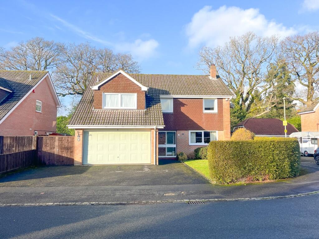 Main image of property: New Forest Drive, Brockenhurst, SO42