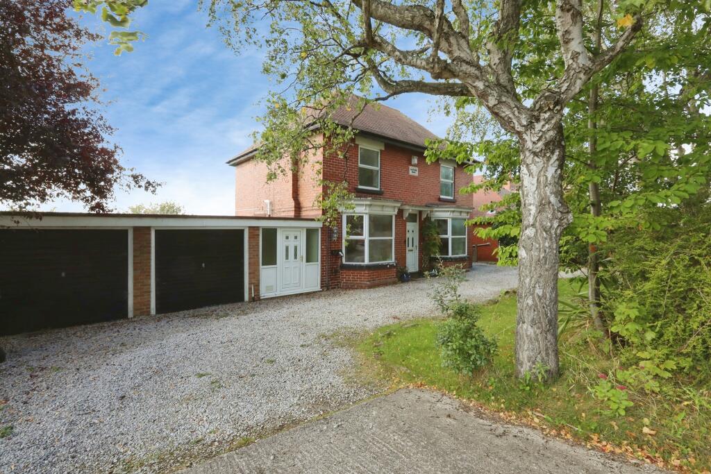 5-bed detached on Rackford Road, North Anston, Sheffield, £550,000