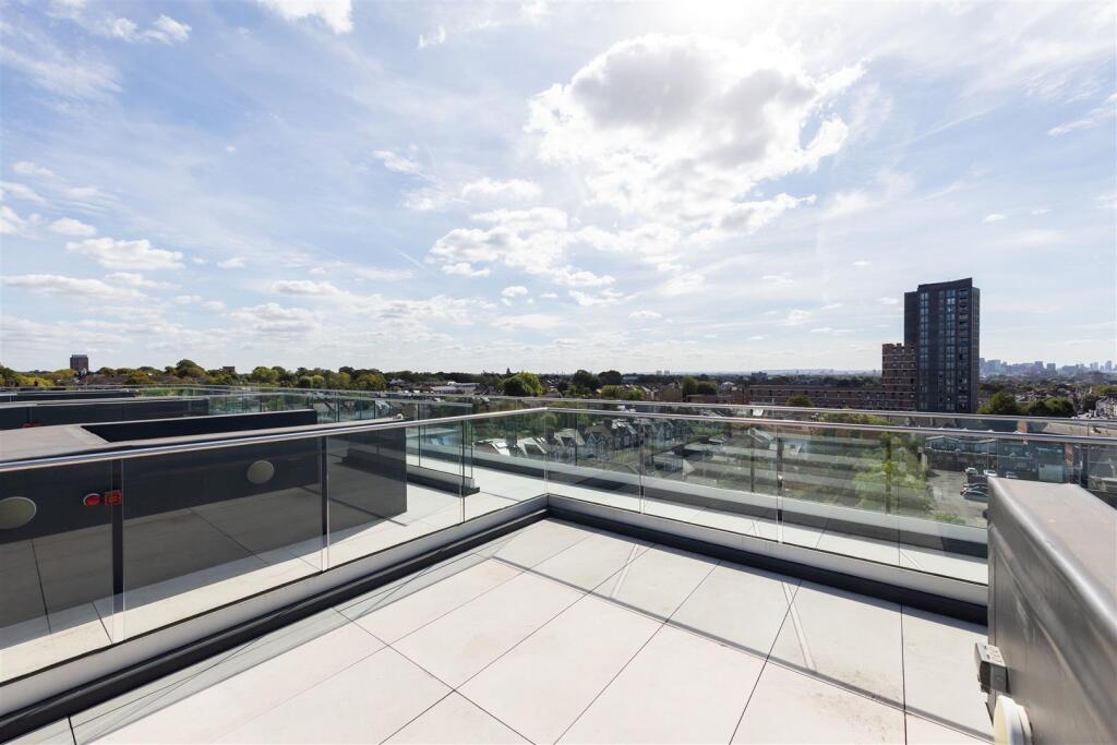 Apartment in London - More