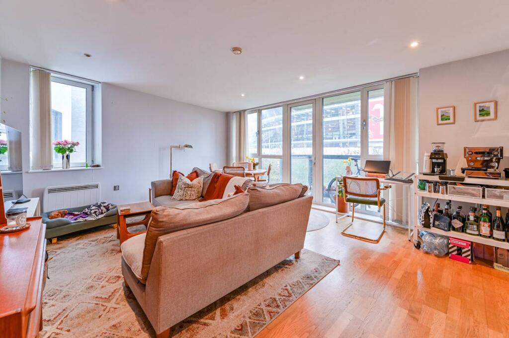 Main image of property: Drayton Park, Highbury, London, N5