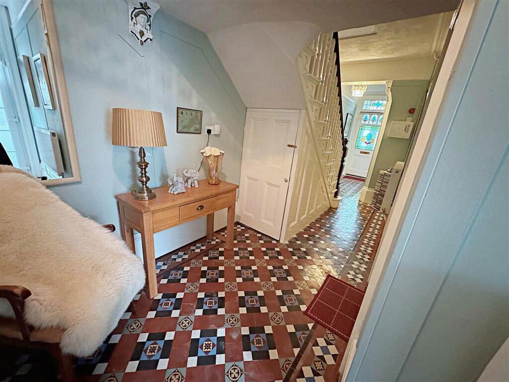 House in Grimsby, Wellow - View 4