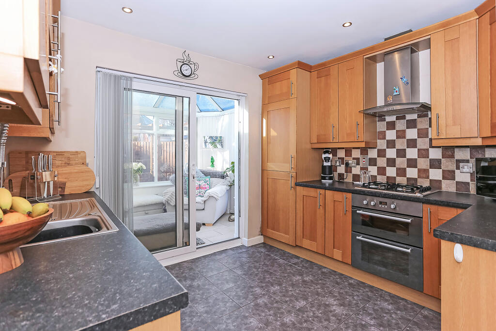 Fox Green Crescent, Birmingham - View 5