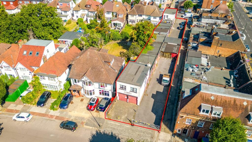 Main image of property: Ashbourne Way, London, NW11