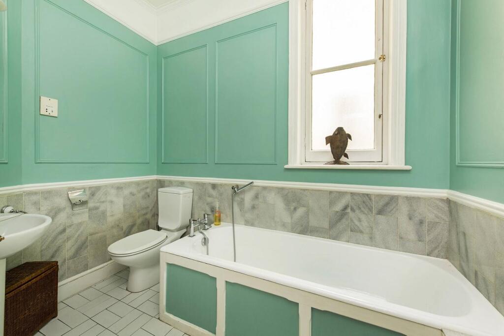 Apartment in London - More