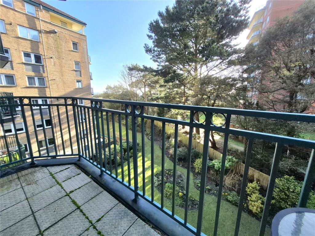 Keverstone Court, 97 Manor Road, Bournemouth, Dorset, BH1 photo 4