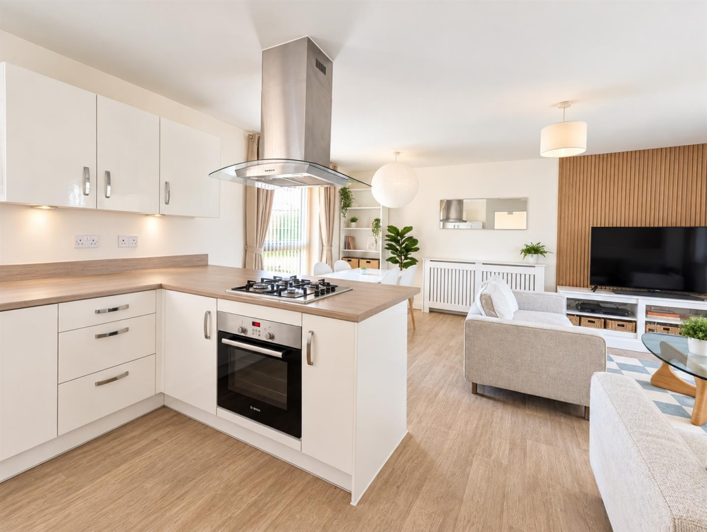 Apartment in Southampton, Harefield - View 2