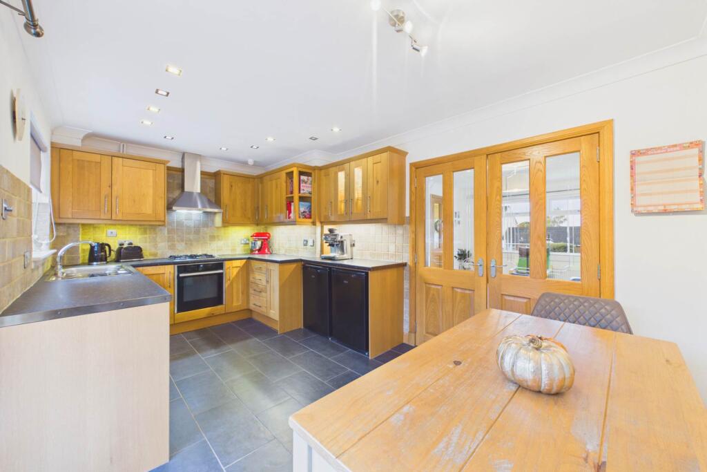 Glen Shee Crescent, Chapelhall photo 4