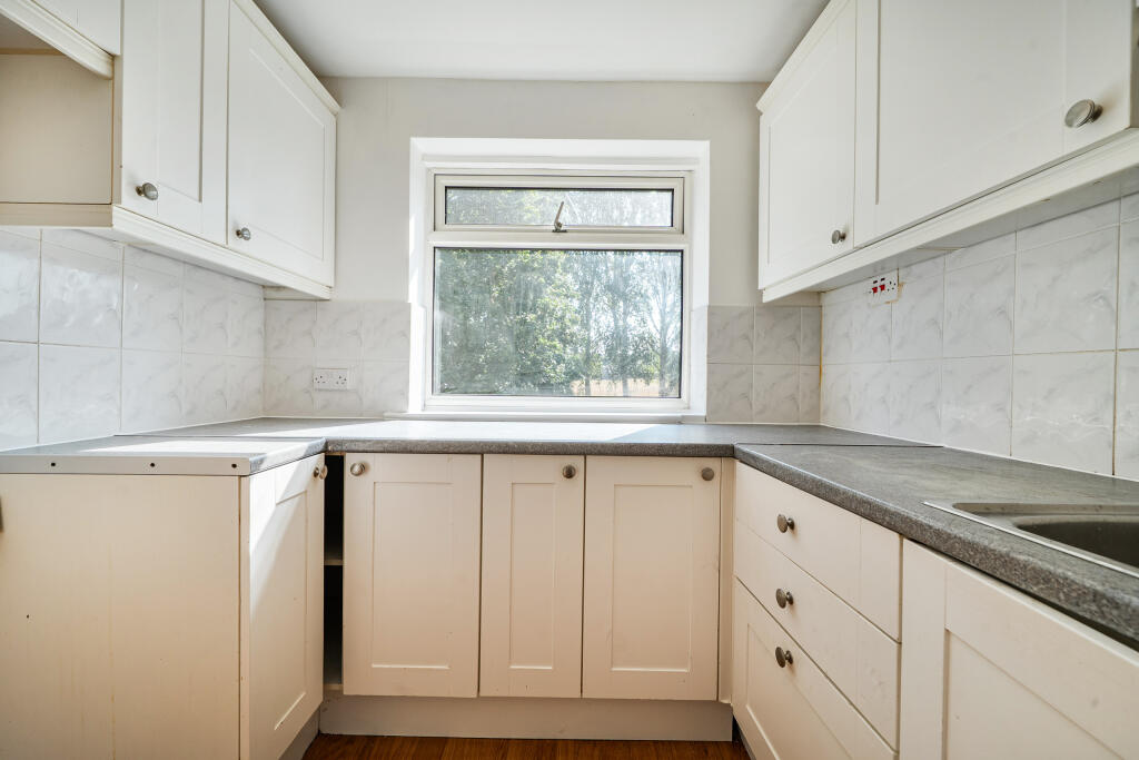 Apartment in Taunton - View 5