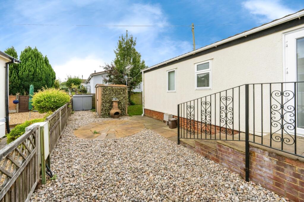 Hillcrest Park, Wilbury Hills Road, Letchworth Garden City, Hertfordshire, SG6 - View 3