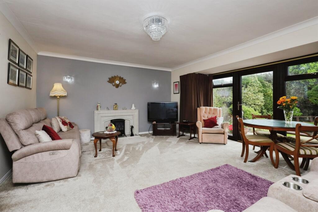 Cooden Drive, Bexhill-On-Sea photo 4