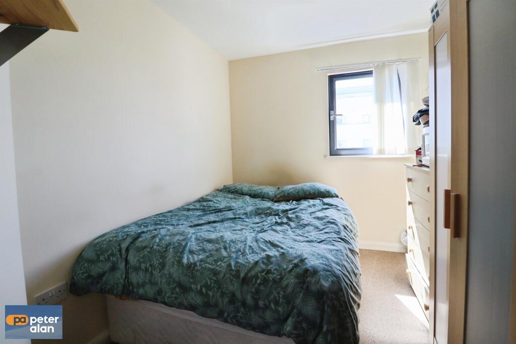 Apartment in Cardiff, Castle - View 4