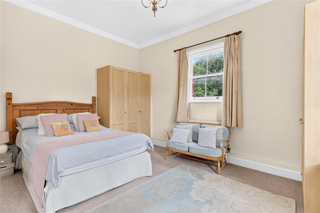 Warfield Street, Warfield, Bracknell, Berkshire, RG42 - More
