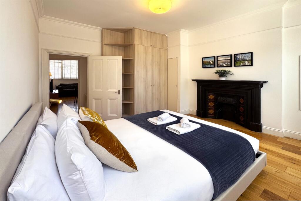 Apartment in London - View 5