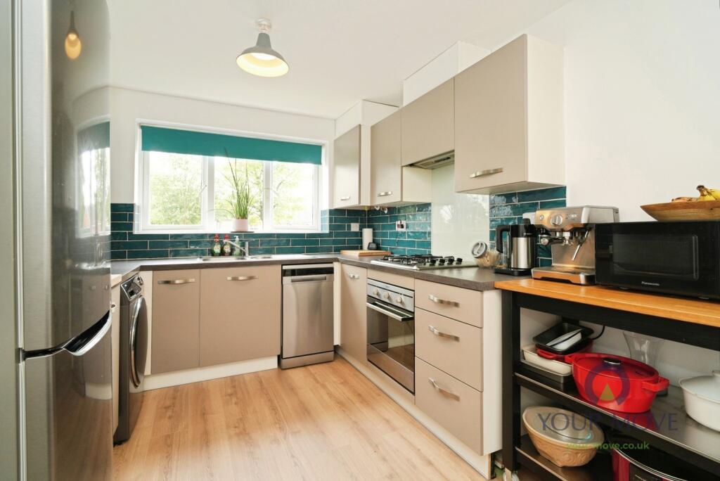 House in Oldham, Hathershaw - View 3