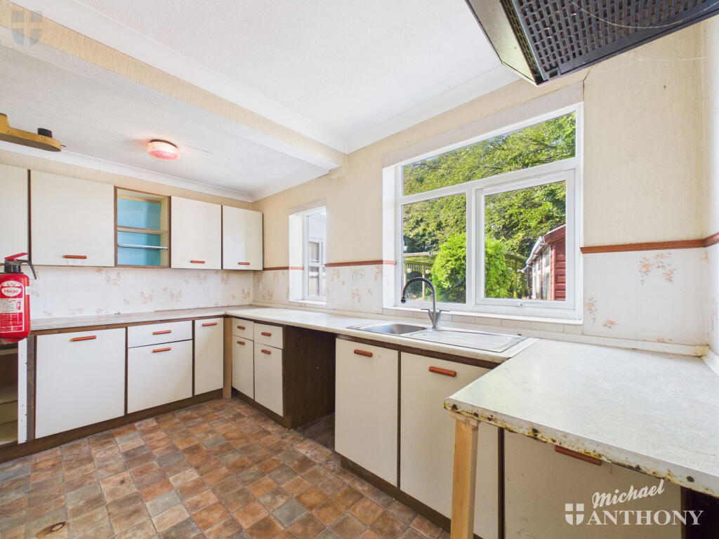 House in Aston Clinton, Buckinghamshire - View 4