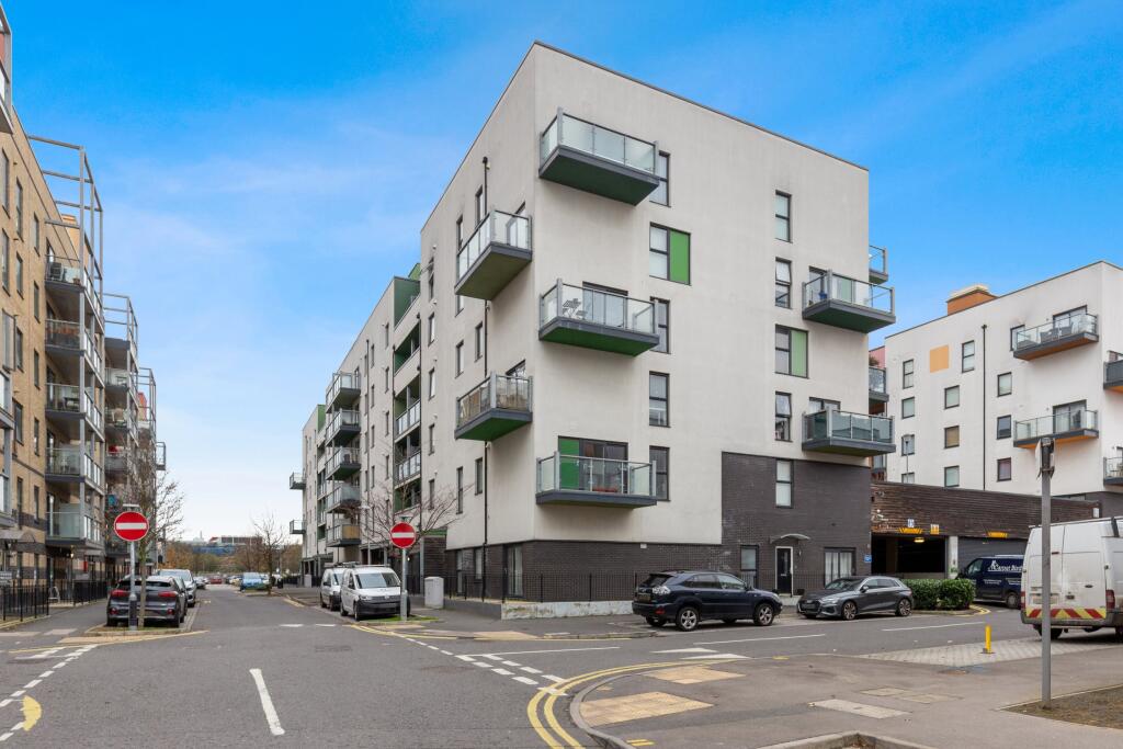 Main image of property: Oldchurch Road, Romford, RM7