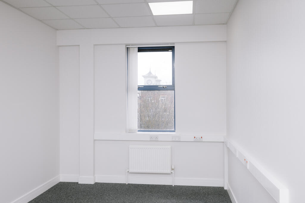 200 sqft office