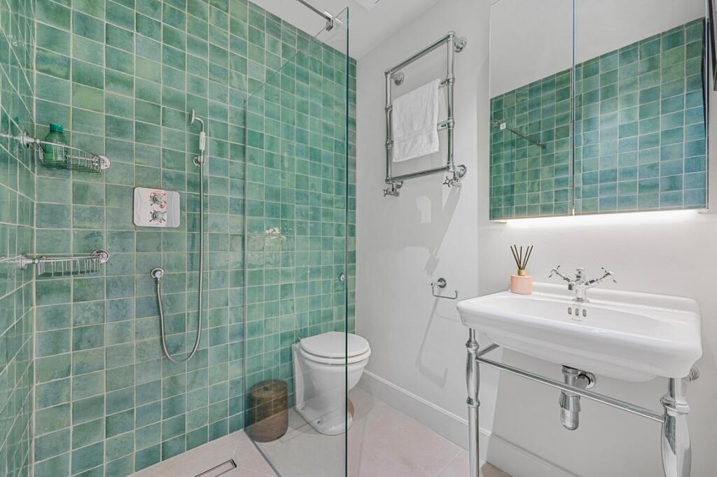 Apartment in London - View 5