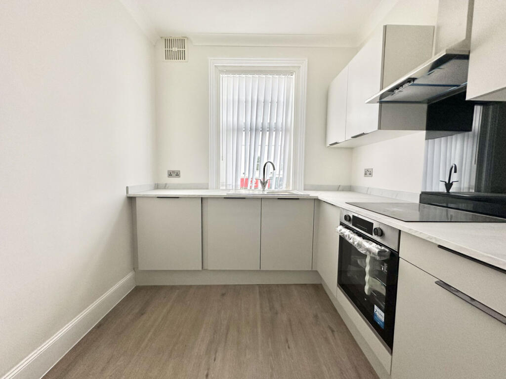 Apartment in Poole, Upper Parkstone - View 5