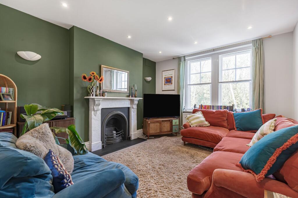 Main image of property: Clapham Common South Side, London, SW4