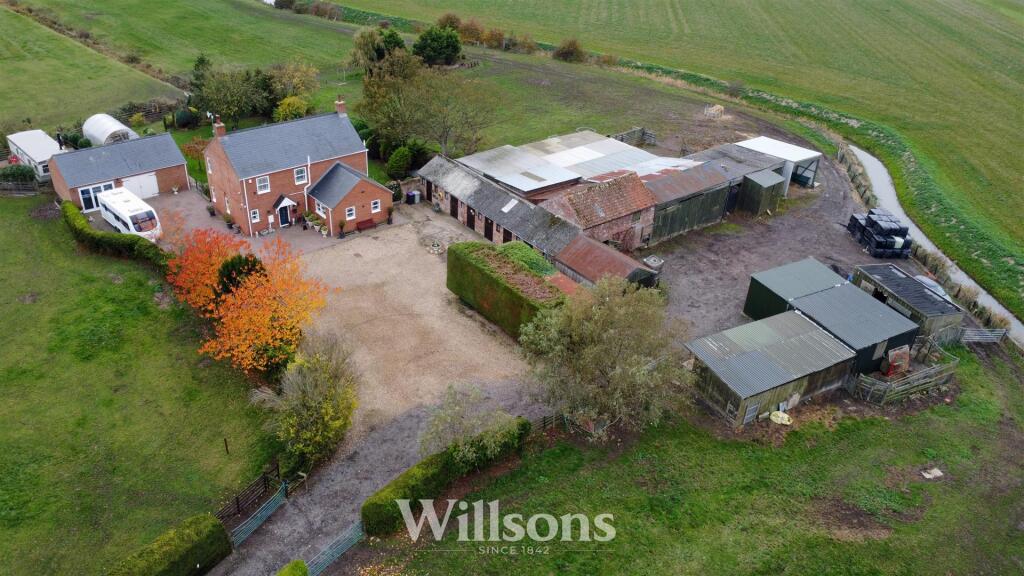 3-bed detached on Helsey, Hogsthorpe, Skegness, £795,000